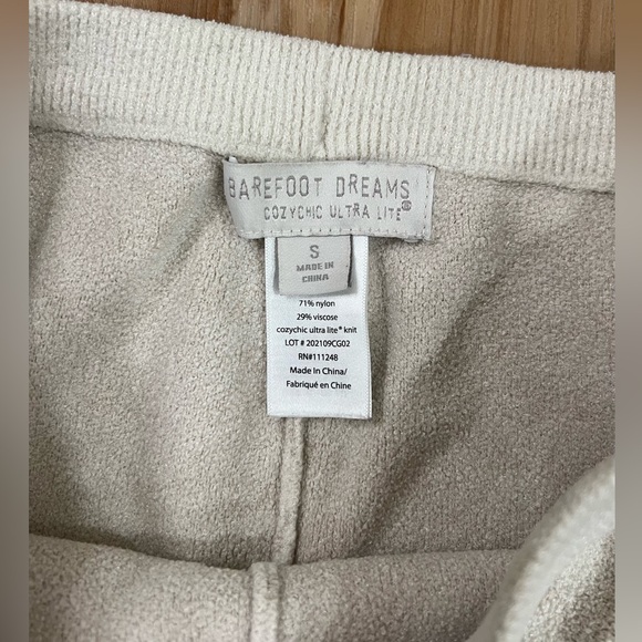 Barefoot Dreams Cozy Fleece Pants - Picture 4 of 5